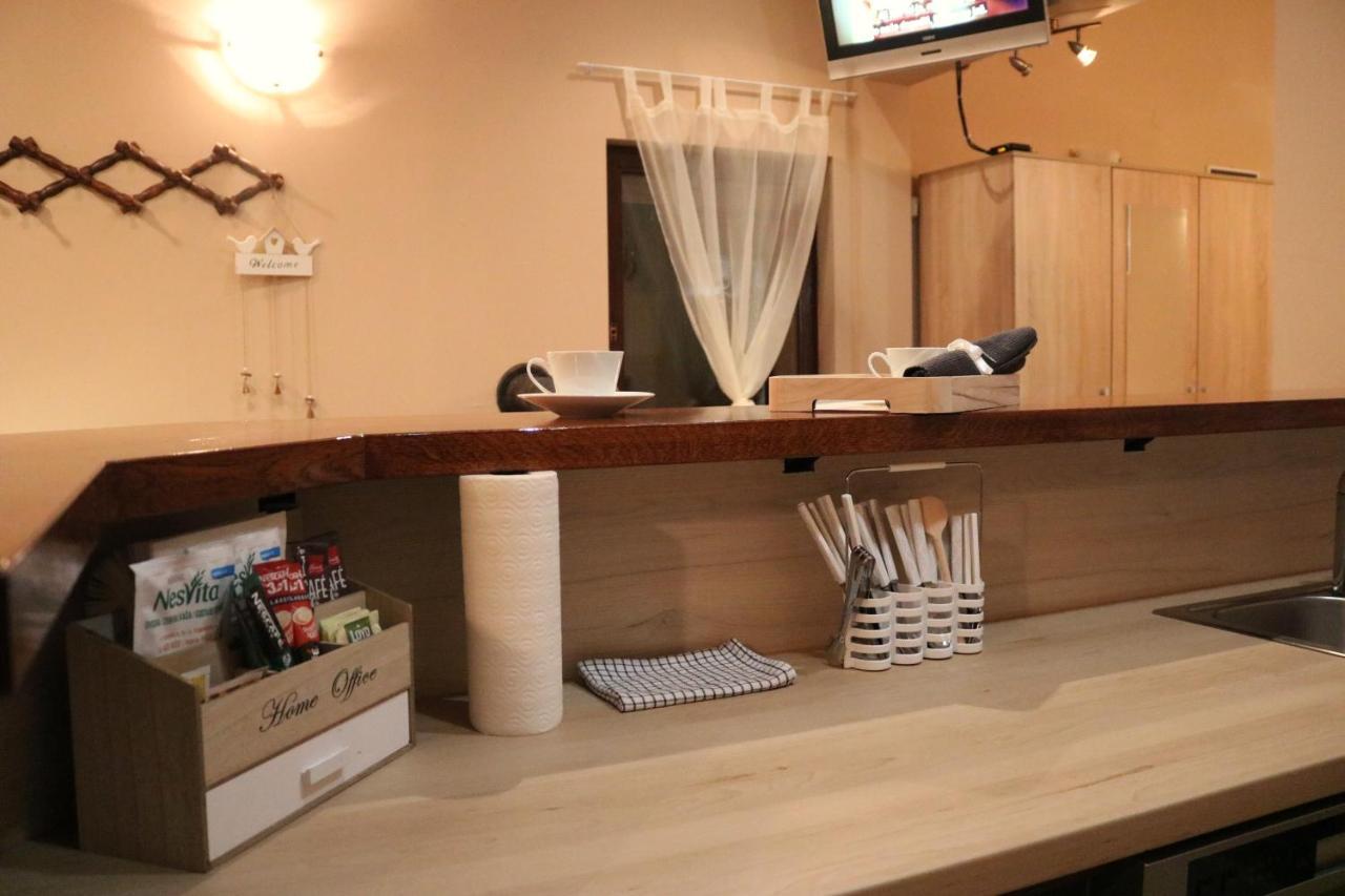 Guest House Studio Apartman Marina - With Jacuzzi, Free Parking, Pet Friendly Karlovac Exterior foto