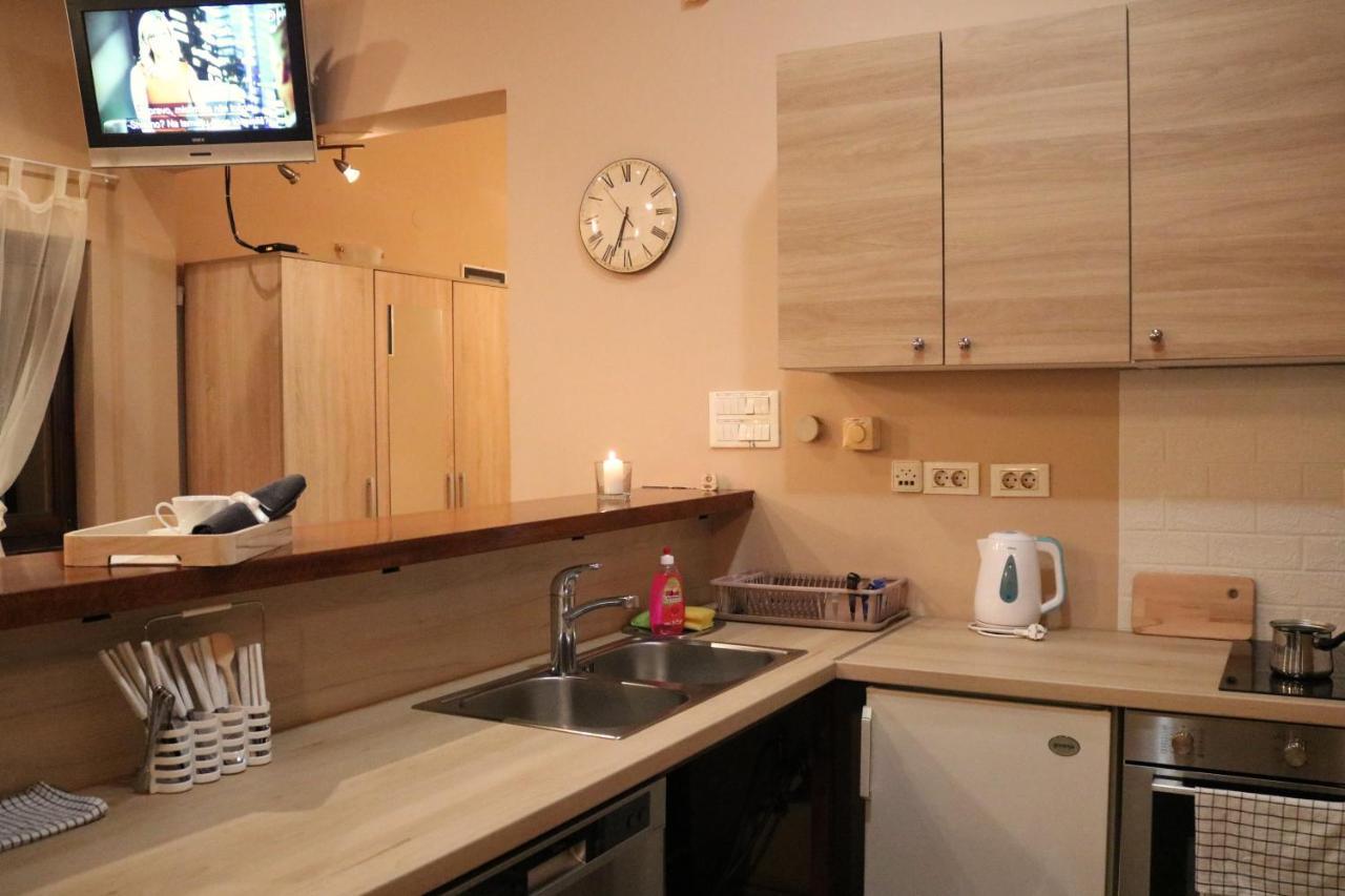 Guest House Studio Apartman Marina - With Jacuzzi, Free Parking, Pet Friendly Karlovac Exterior foto