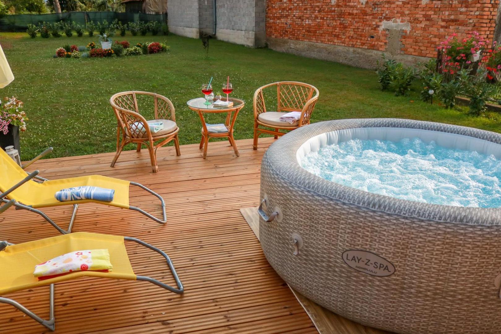Guest House Studio Apartman Marina - With Jacuzzi, Free Parking, Pet Friendly Karlovac Exterior foto