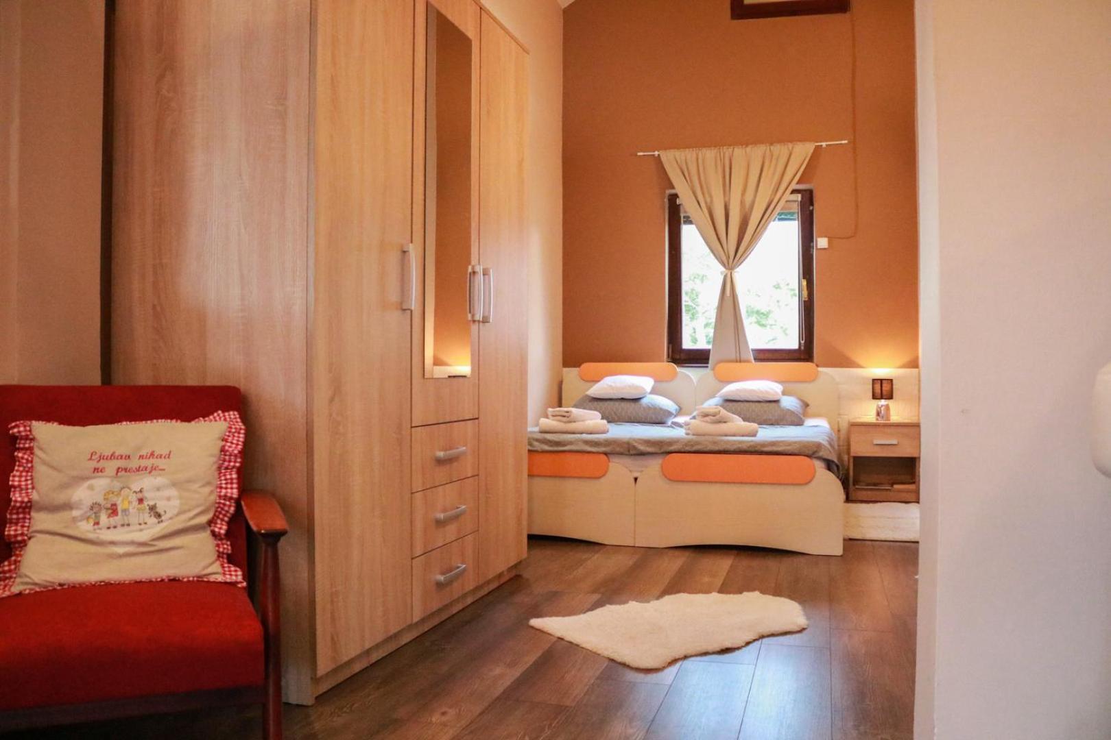 Guest House Studio Apartman Marina - With Jacuzzi, Free Parking, Pet Friendly Karlovac Exterior foto
